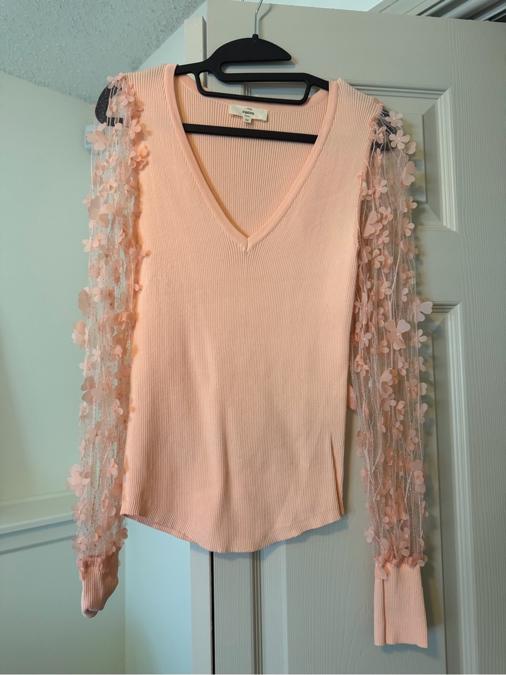 CeCe Peach Pink V-Neck Knit Top with Floral Mesh Sleeves